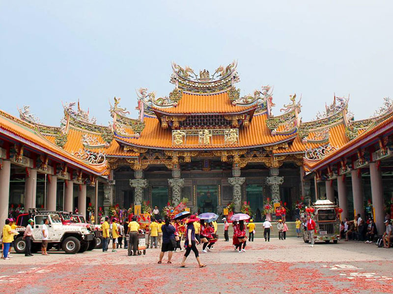 Haiqing Temple of LordJudge Bao (Santiaolun)