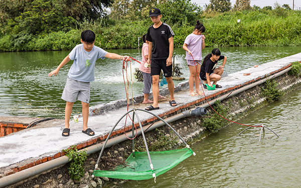 Exploring the fishing village