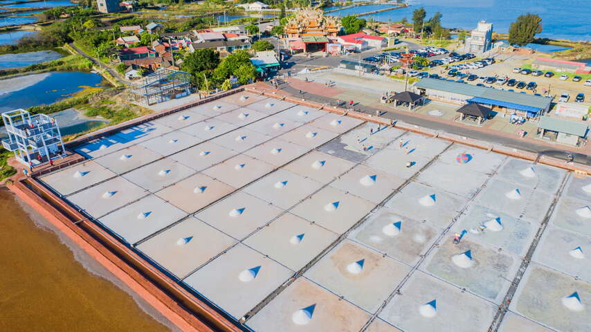 Jingzaijiao Tile-paved Salt Fields