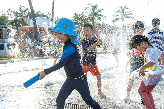 東石漁人碼頭戲水池