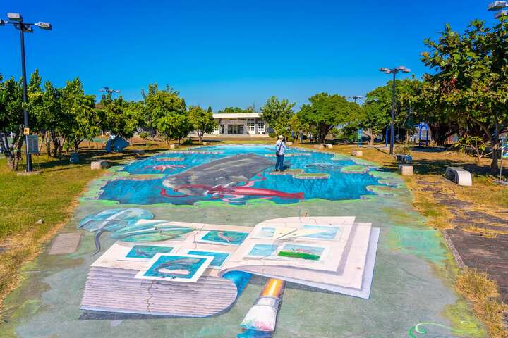 好美漁村公園的地面上也有大片的3D彩繪