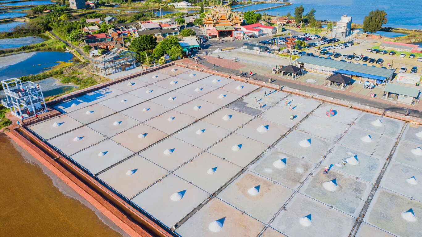 Jingzaijiao Tile-paved Salt Fields