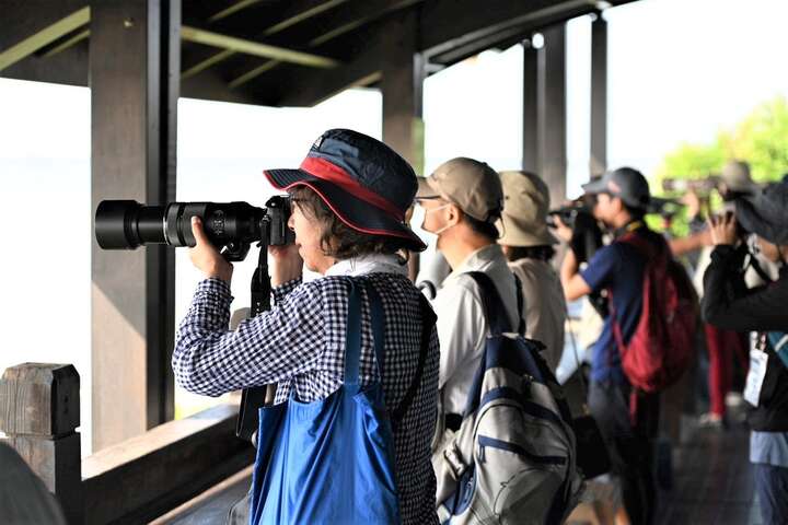 「國際觀鳥馬拉松」活動邁入第12年，來自日本、比利時、馬來西亞、港澳、印尼等5國及國內隊伍，共計28隊以及專業鳥導約110位賞鳥愛好人士共襄盛舉