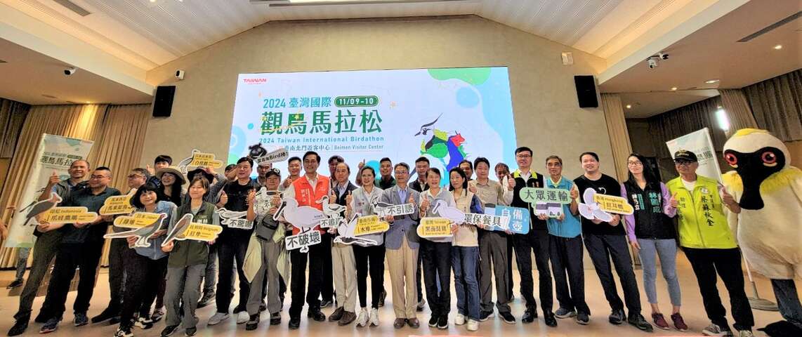 雲嘉南管理處至明年3月候鳥季節，每月推出2場定點定時導覽解說活動，更多活動資訊，請上「雲嘉南，好好玩!!!」臉書粉絲專頁查詢