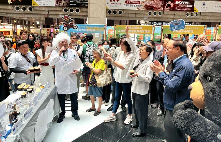 徐振能處長以「愛因斯坦」造型亮相