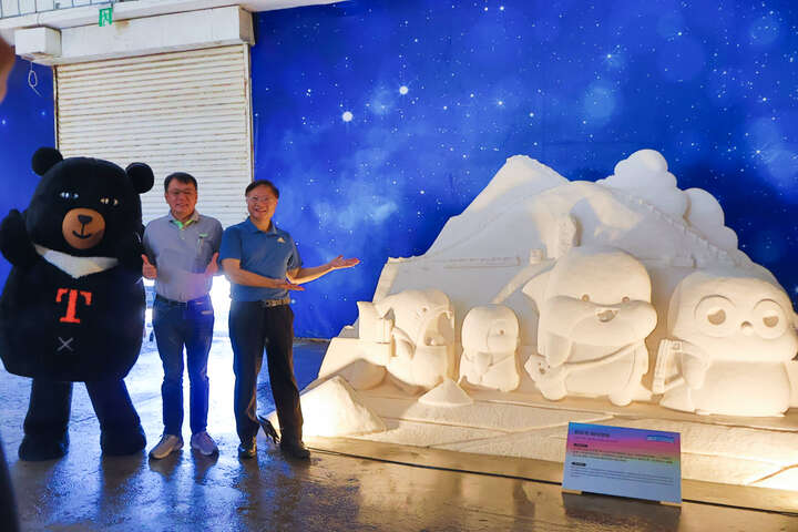鹽雕主會場將展出11座大型鹽雕作品，並於8月16日至31日連續三個週末於七股鹽山舉辦【小小鹽雕師】體驗