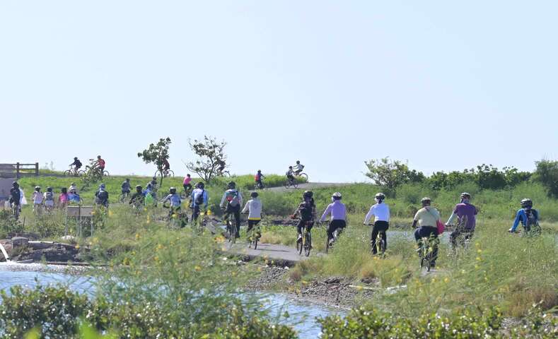 活動包括：9月21日「極西騎跡61追光自行車活動」；10月11日、12日「台江文化美食小旅行」