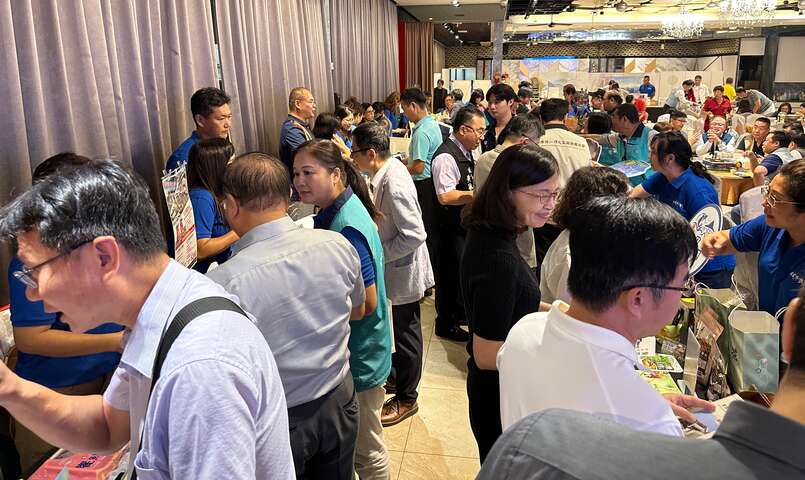 安排業者代表簡報與交流，現場互動熱絡，促成多項合作意向