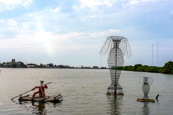 裝置藝術希望之樹立於湖口溼地內