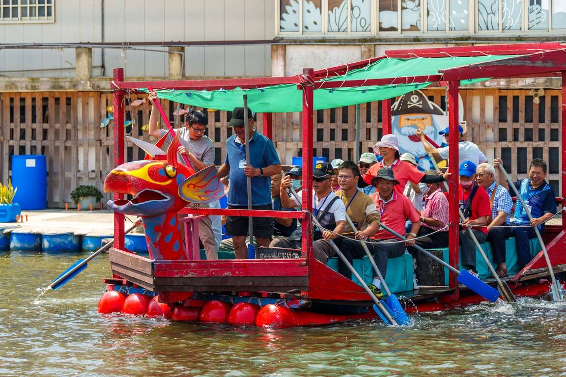 園區提供專業導覽、各式漁業體驗