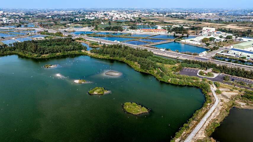 南布袋濕地因長年雨水沖蝕逐漸形成溼地環境