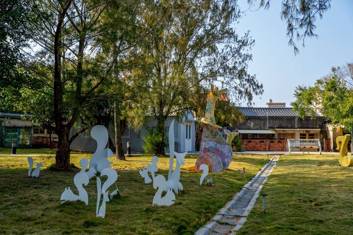 園區與北門遊客中心、鹽工宿舍、烏腳病紀念園區等景點串聯