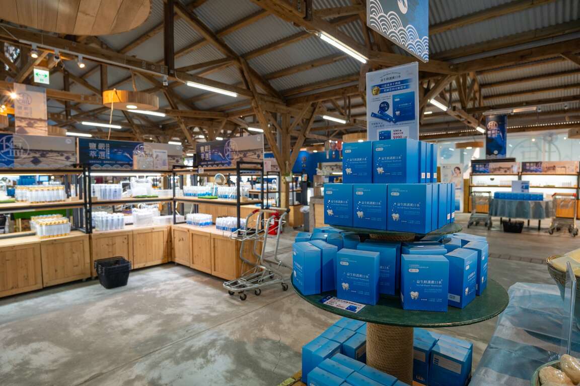 觀光工廠也推出與鹽業相關的伴手禮