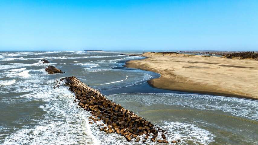 頂頭額沙洲是罕見的狹長型臨海沙洲