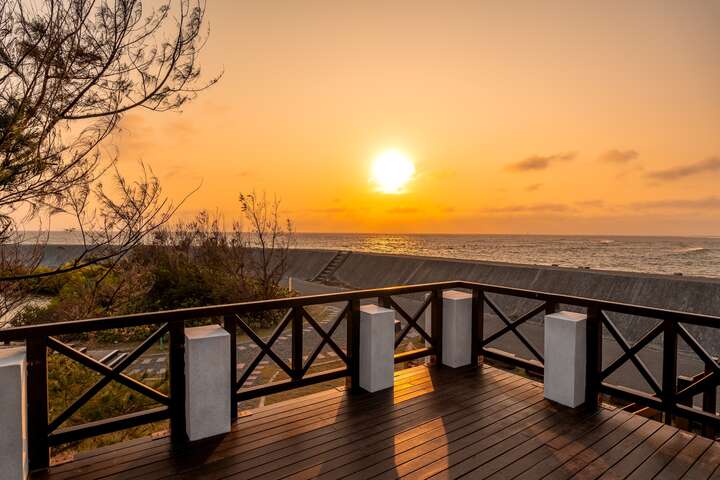 觀景臺上能一覽曾文溪口美景