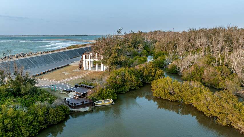 鹿耳門夢幻湖又名「城西夢幻湖」