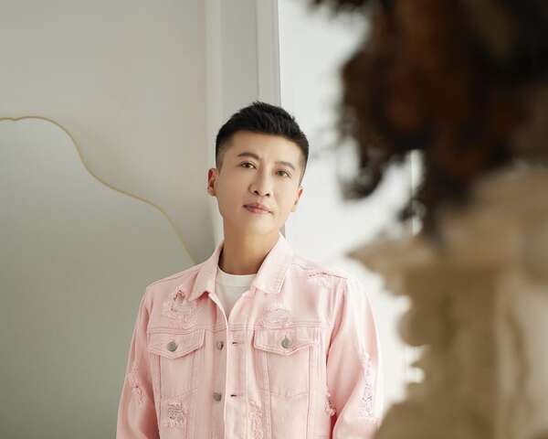 藝人方順吉演唱