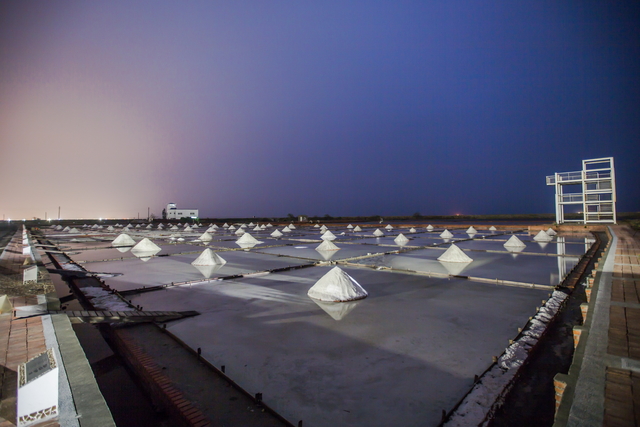 Jingzaijiao Tile-paved Salt Fields