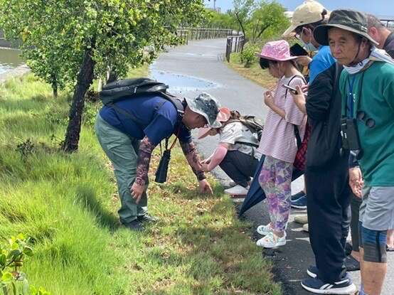 學員利用iNaturalist平台進行生物觀察與紀錄，化身公民科學家參與生物多樣性監測