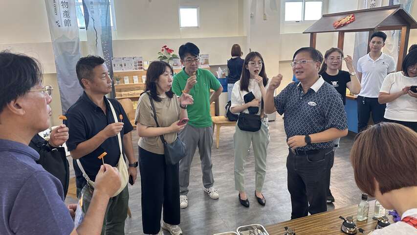 日本考察團與處長交流