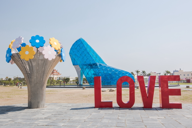 High-Heel Wedding Church and LOVE